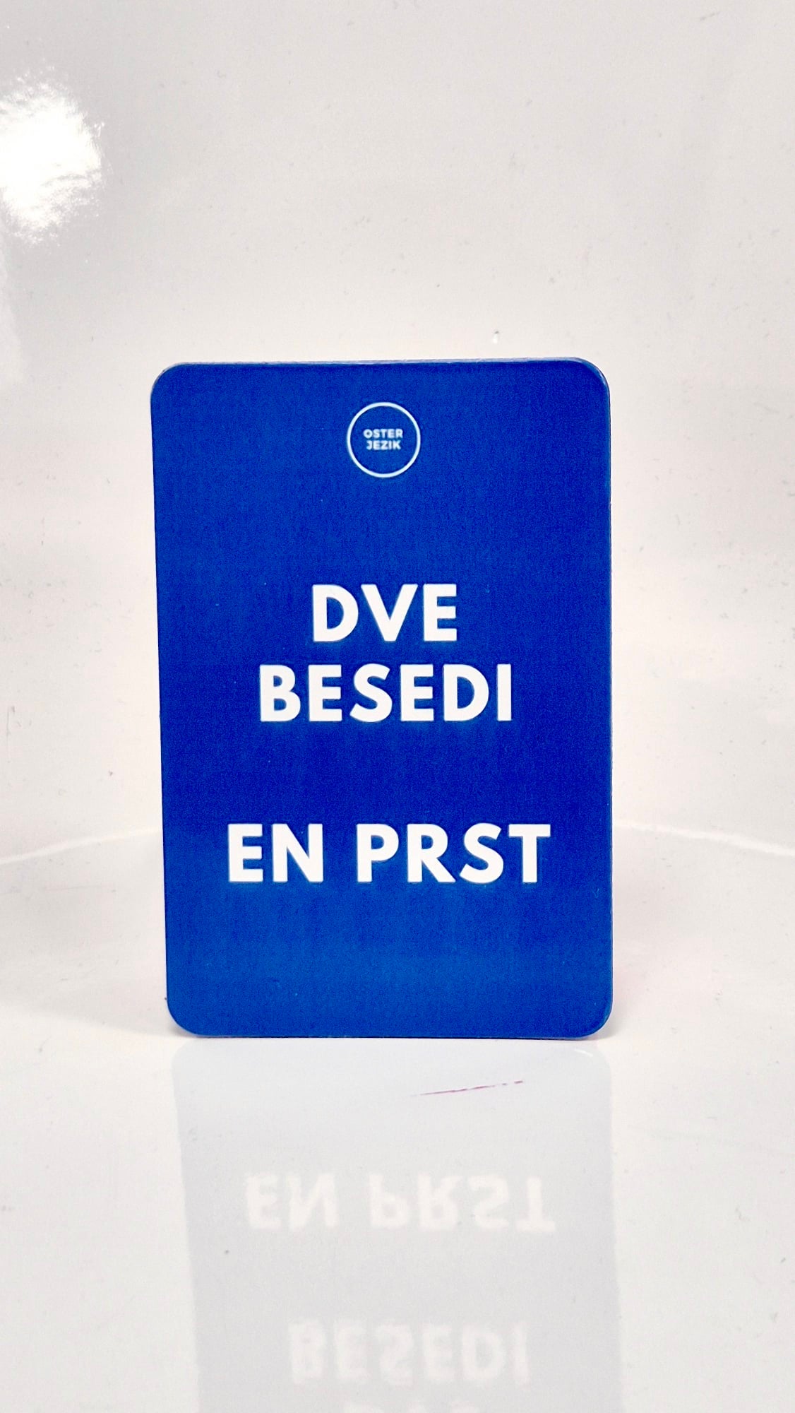 Magnet DVE BESEDI, EN PRST, modra barva