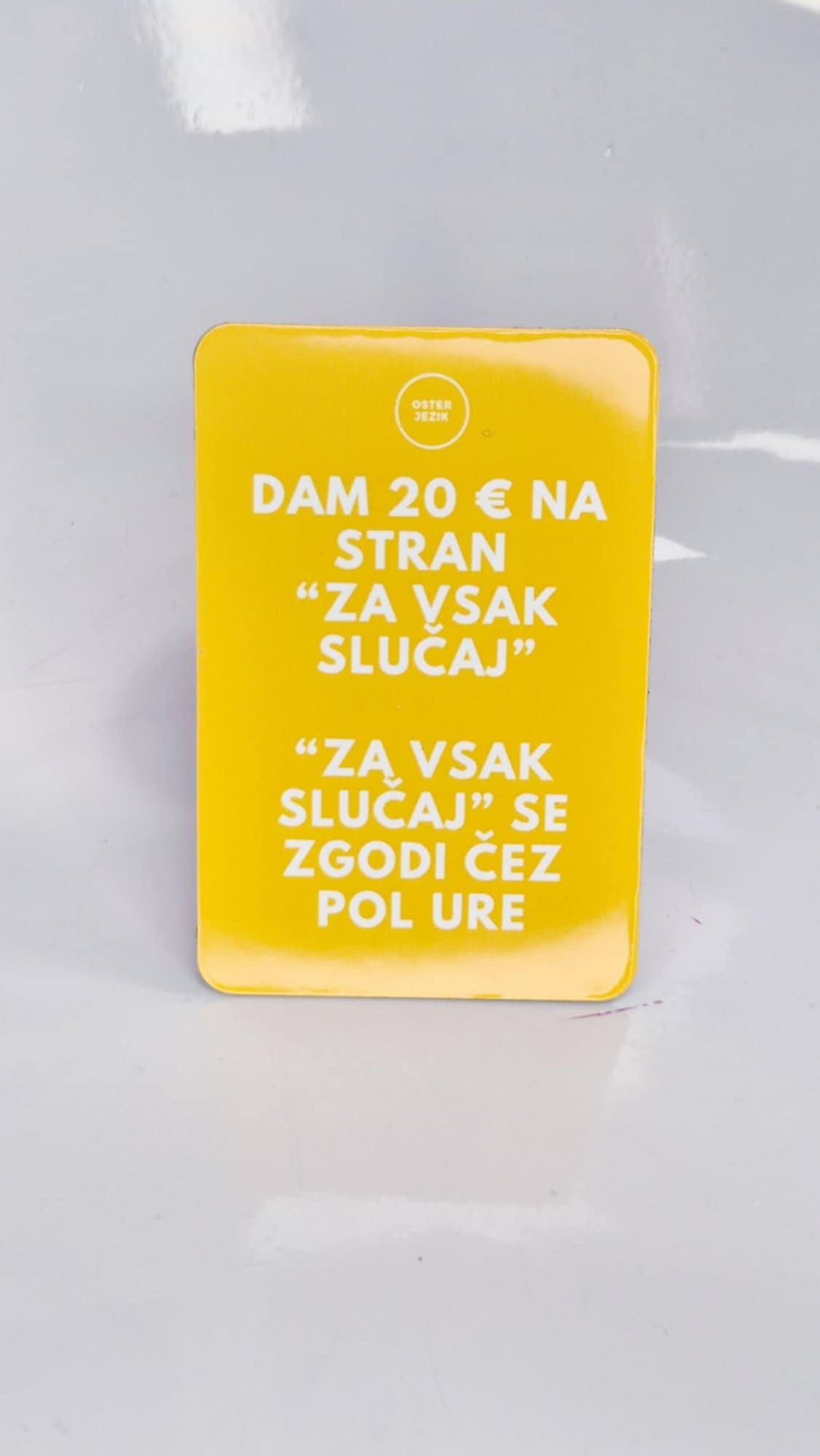 Magnet DAM 20€, barva kurkume