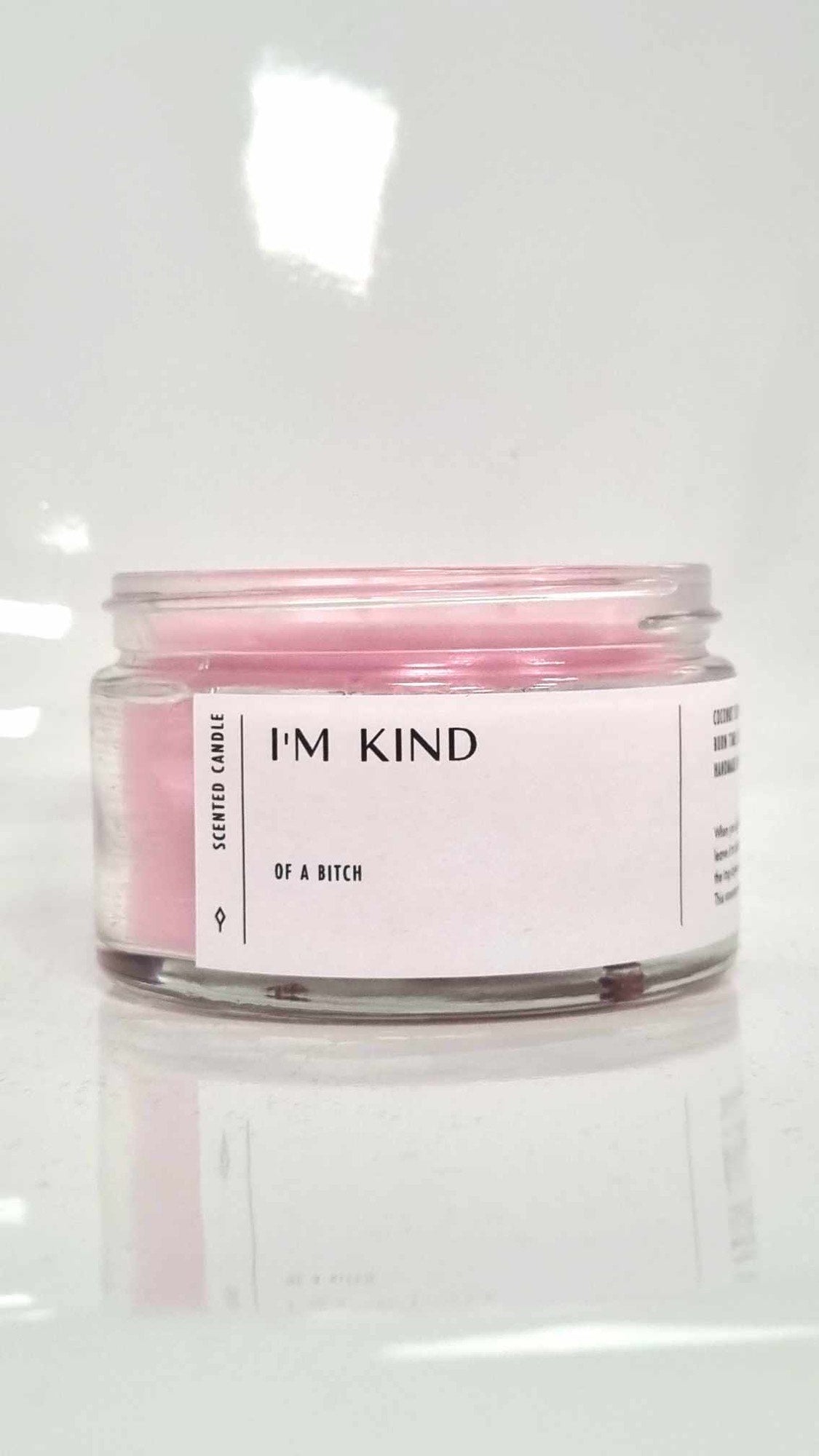 Dišeča sveča "I'M KIND"